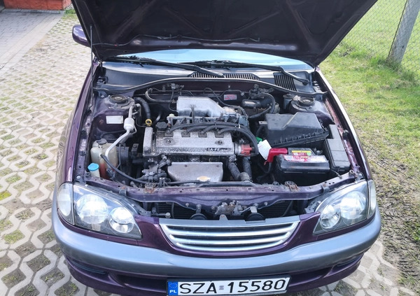 Toyota Avensis cena 8900 przebieg: 178205, rok produkcji 2000 z Poręba małe 79